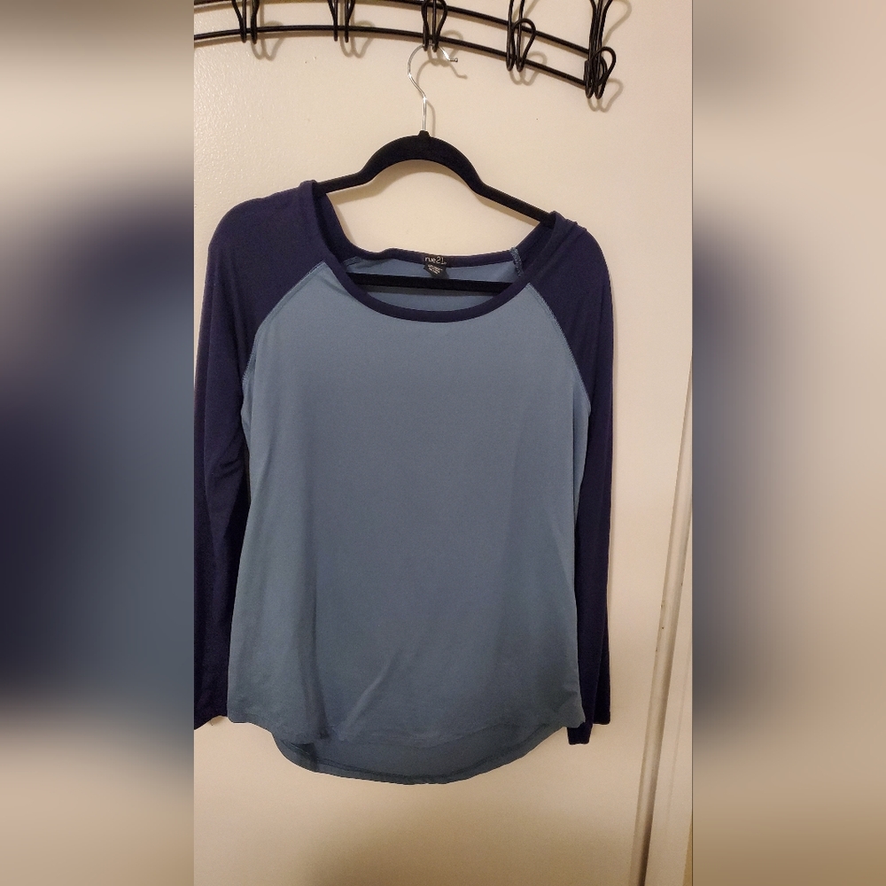Ladies Rue 21 Long sleeve blue size L